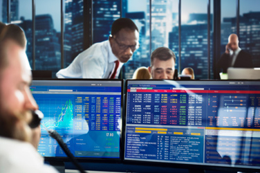 Het laatste nieuws van de beurs om goed in aandelen te beleggen (Colruyt, Miko, Vastned Retail, Solvay)